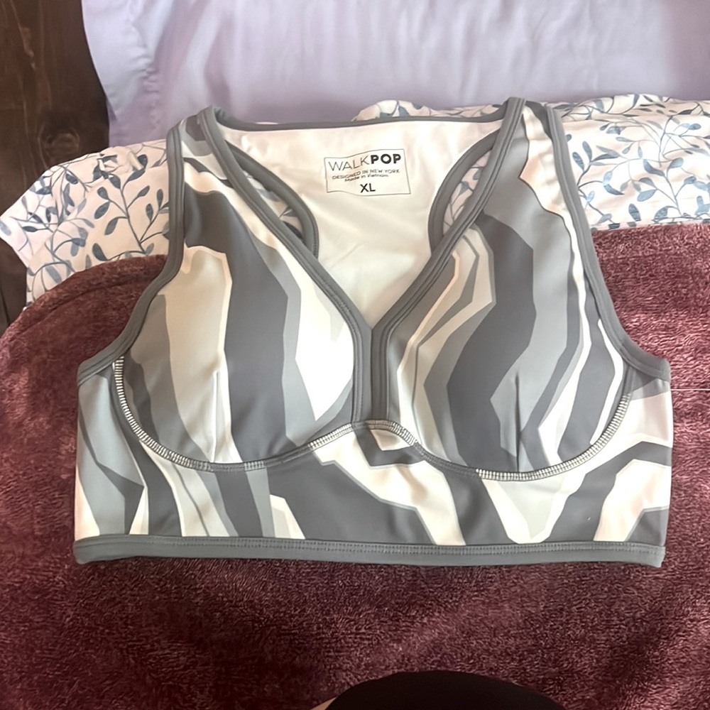Grey Chamo workout top XL brand new with tags